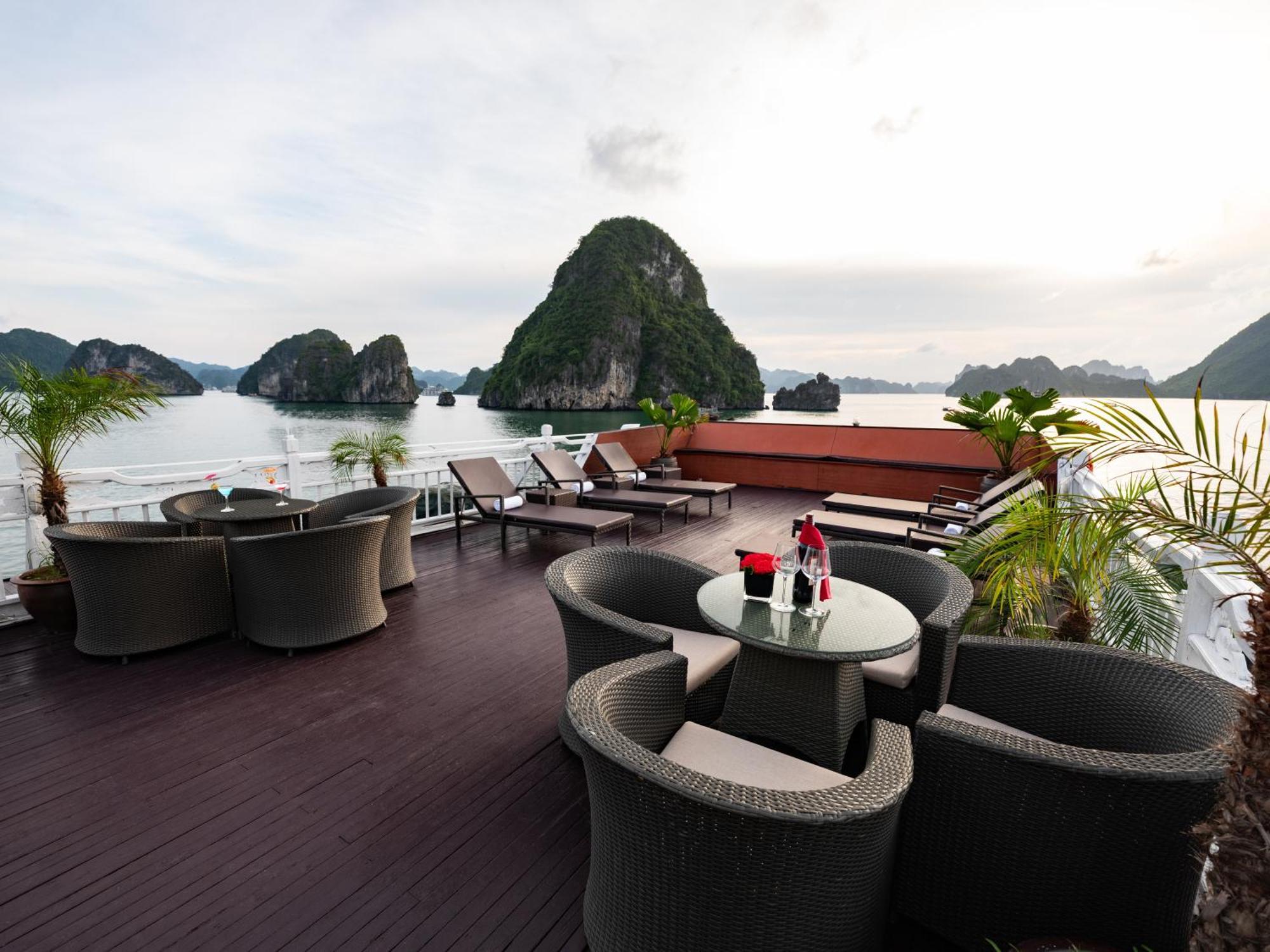 Hera Boutique Cruise Ha Long Bay 外观 照片