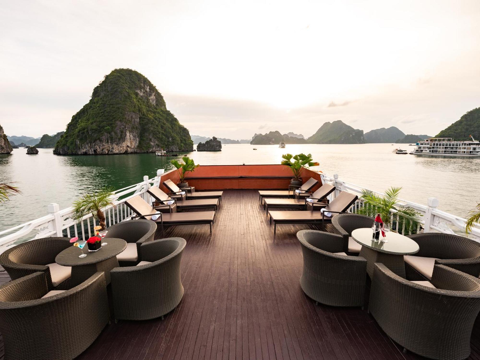Hera Boutique Cruise Ha Long Bay 外观 照片