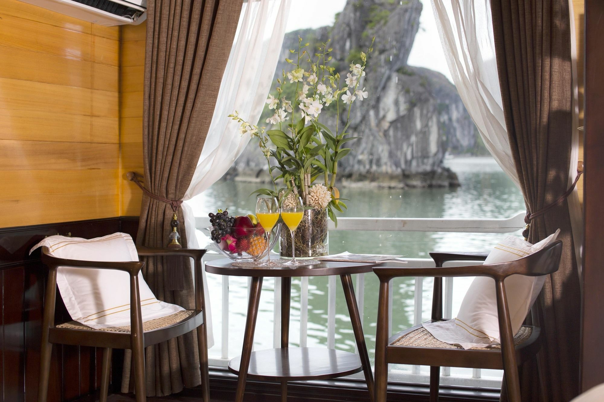 Hera Boutique Cruise Ha Long Bay 外观 照片