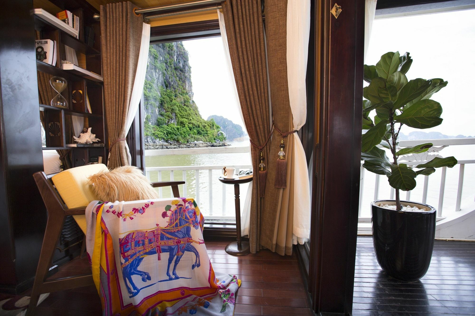 Hera Boutique Cruise Ha Long Bay 外观 照片