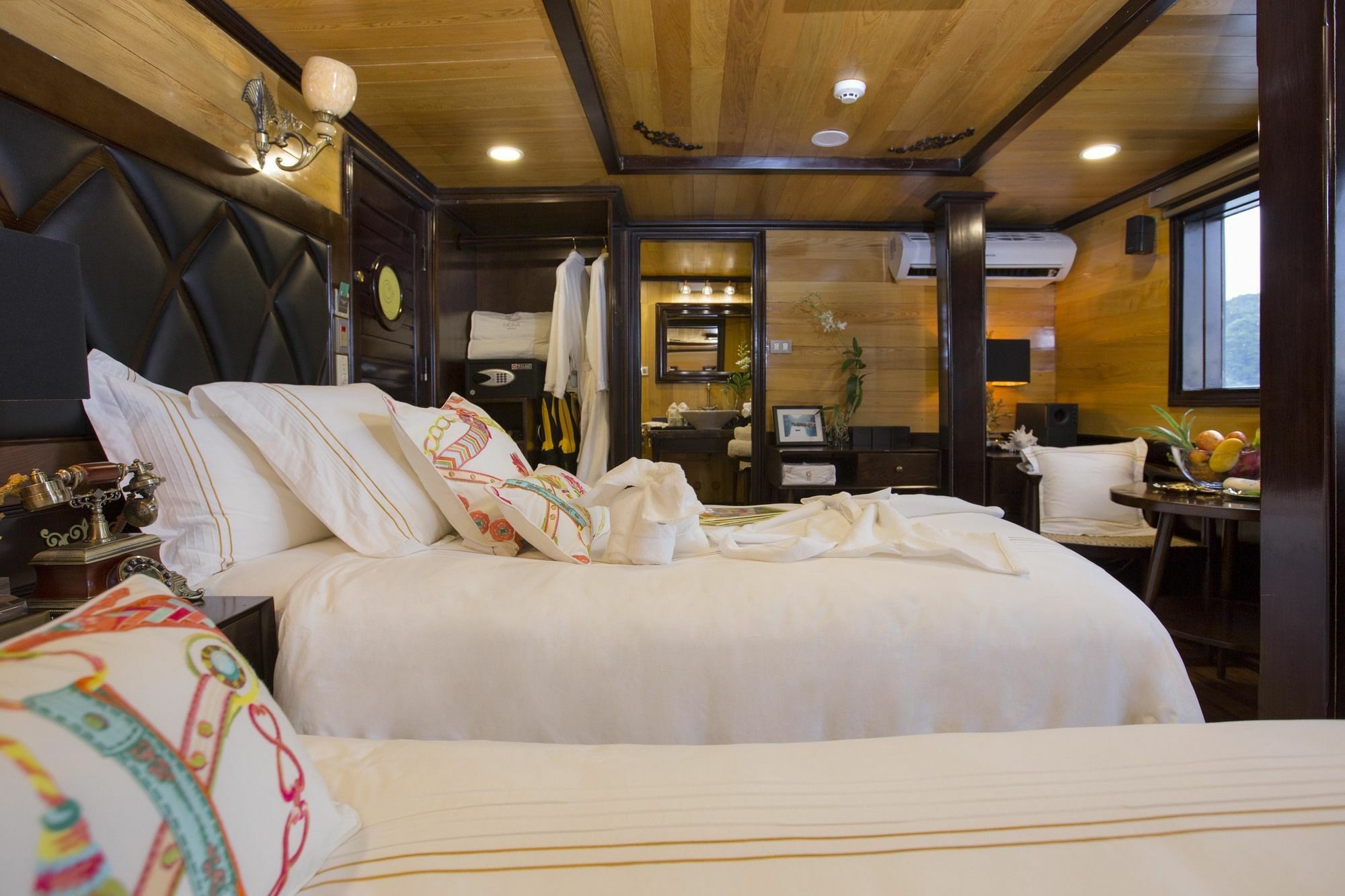Hera Boutique Cruise Ha Long Bay 外观 照片